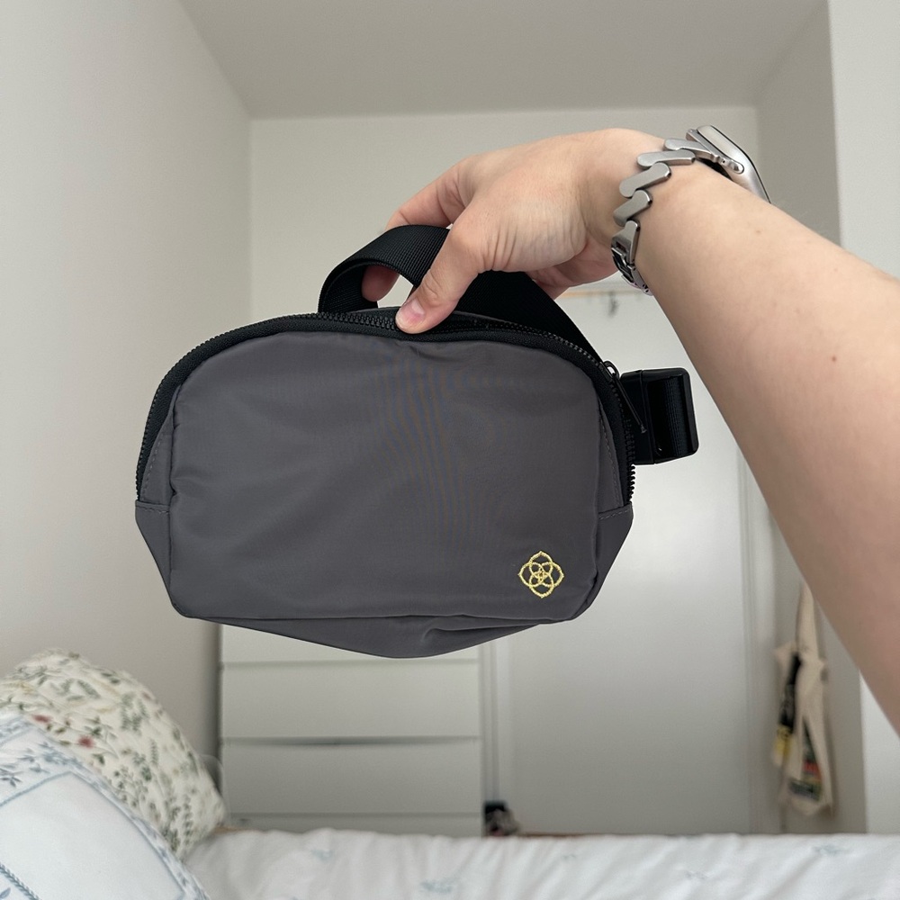 Rare Kendra Scott Gray and Black Fanny Pack